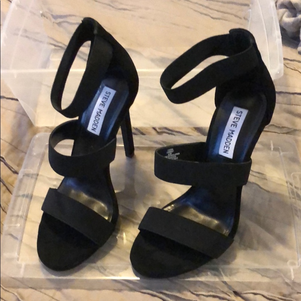 Cute staple black heels